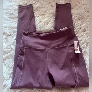 NWT Victoria's Secret High-Rise 7/8 Leggings Size 4